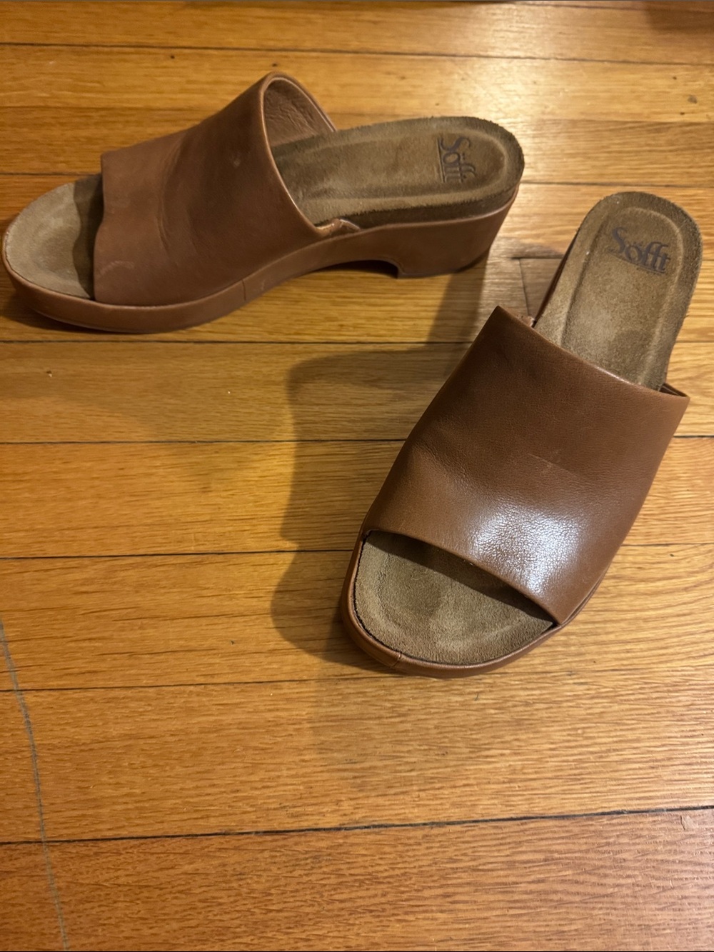 Sofft Tan/Brown Leather Open-Toe Slide Mules